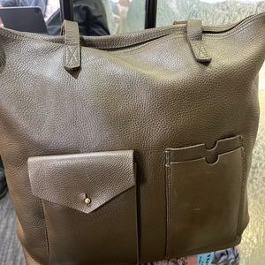 Madewell zip top leather tote in Army green